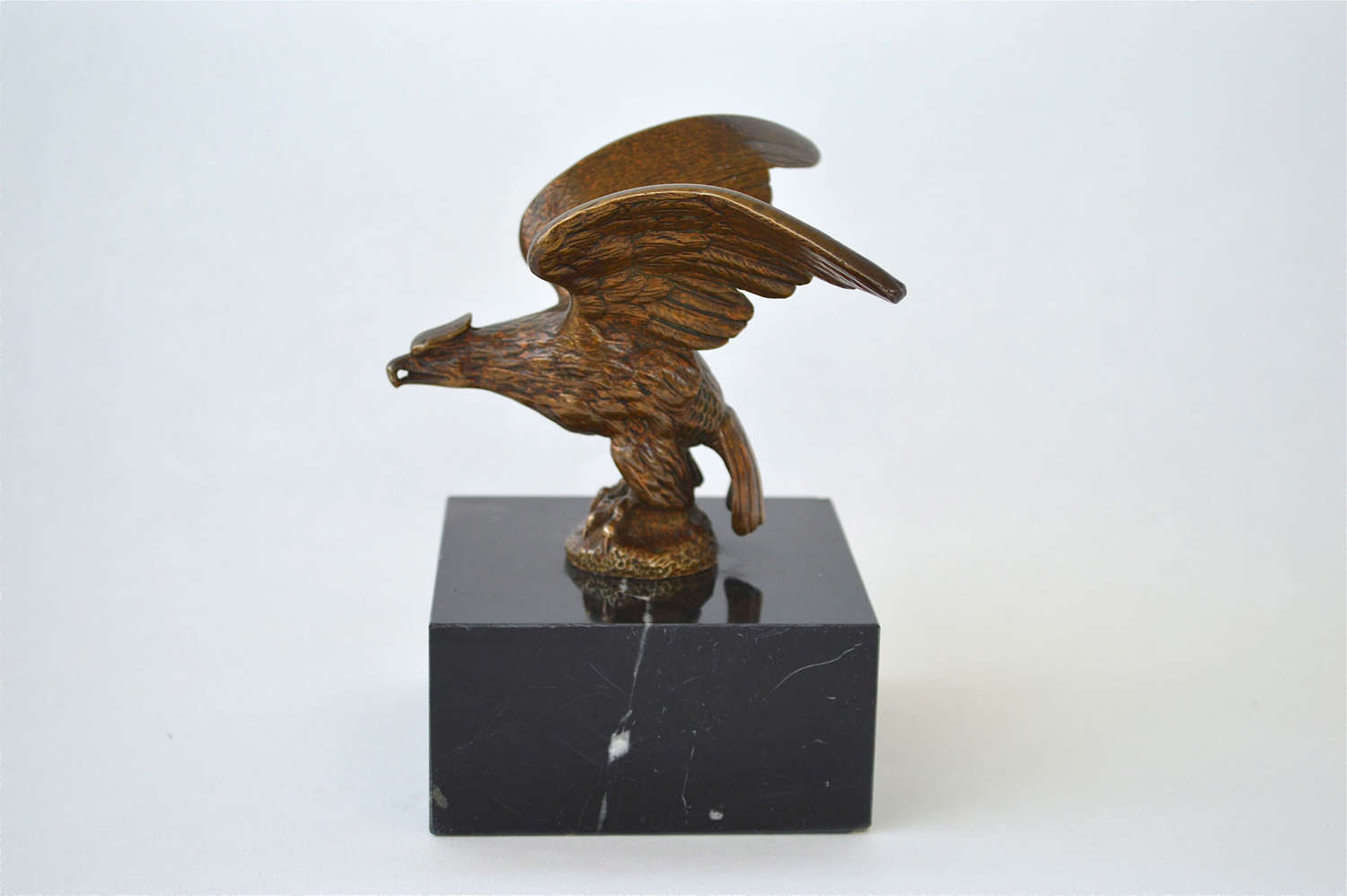 A very nice quality bronze sculpture of an eagle