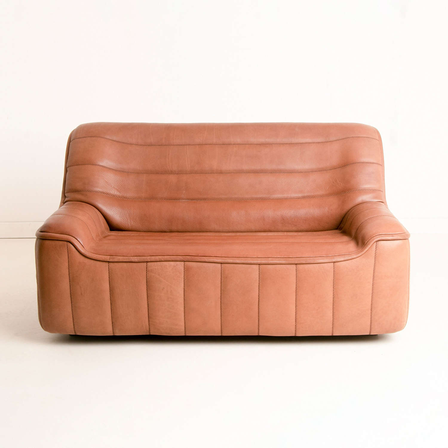 DS84 Model Buffalo Leather Sofa by De Sede Switzerland c.1970