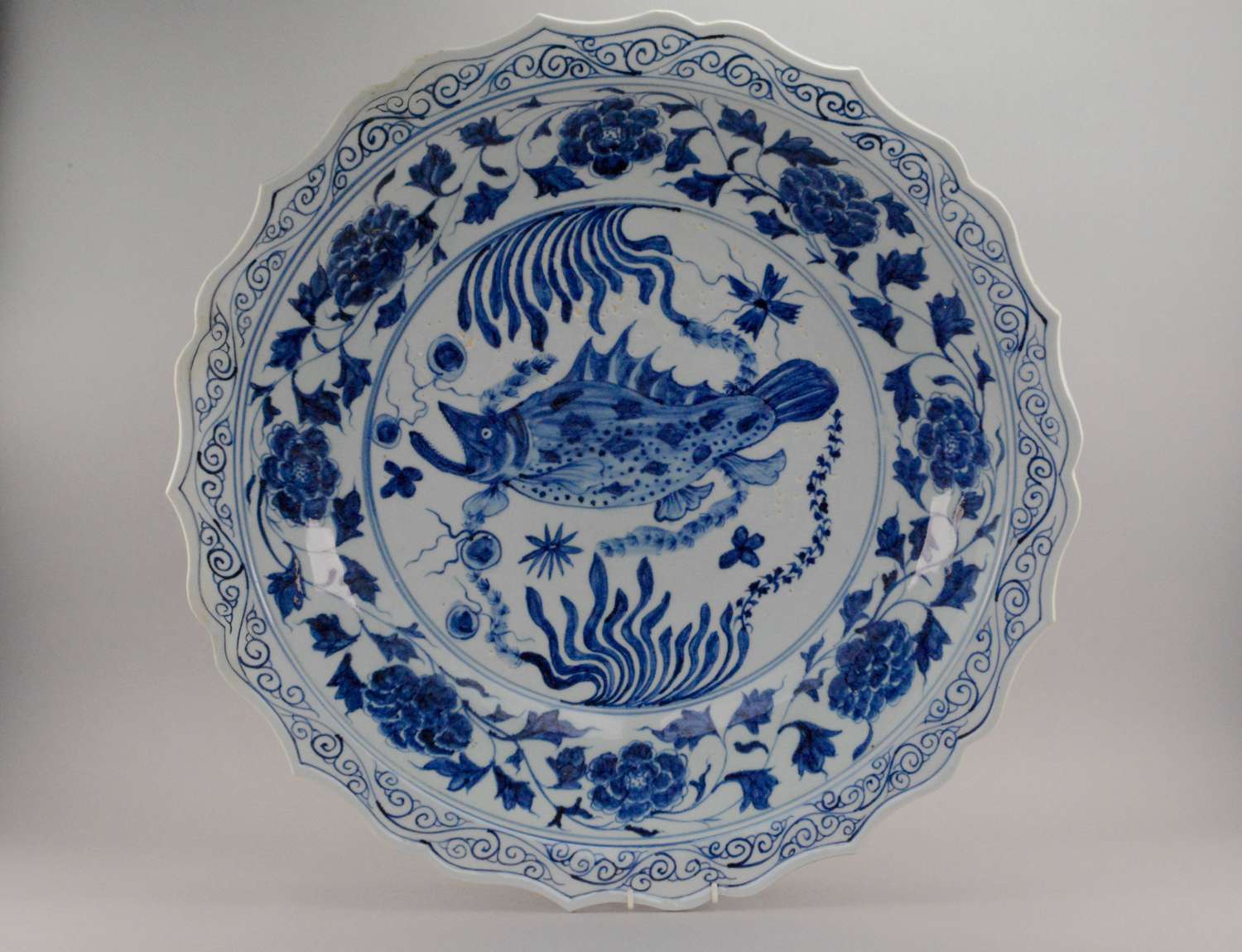Japanese Meiji Period (1868-1889) huge charger-serving plate