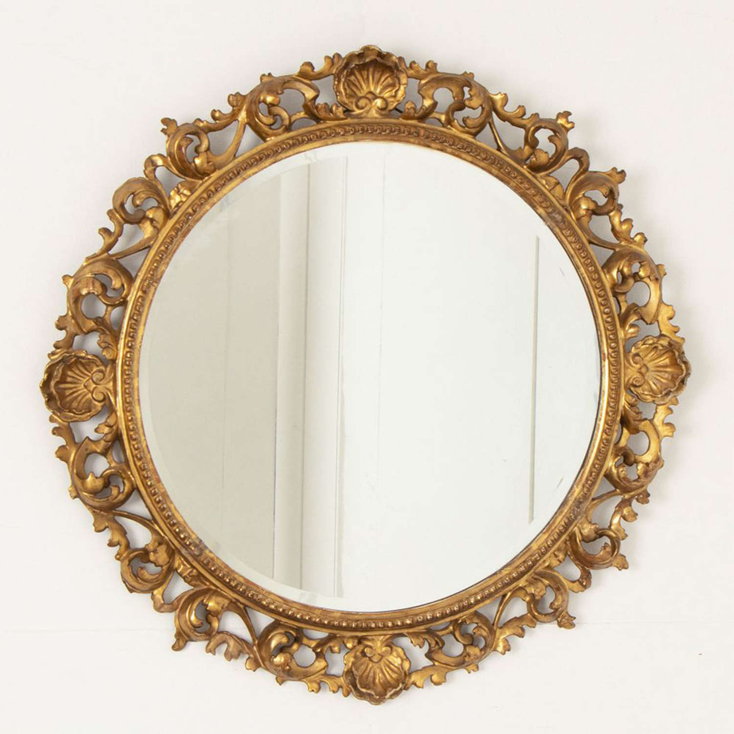 Carved Giltwood Italian circular Mirror